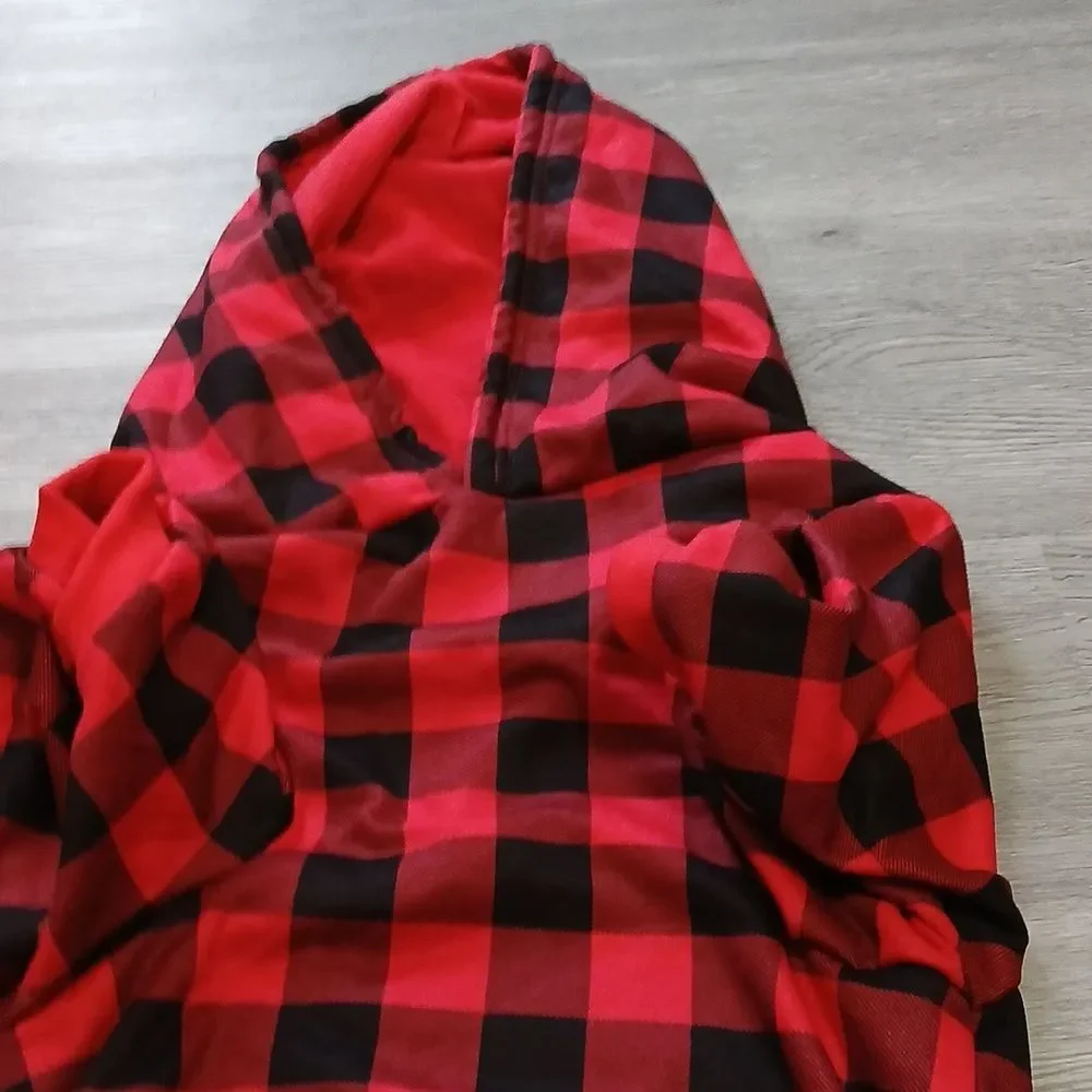 Kooltail plaid dog